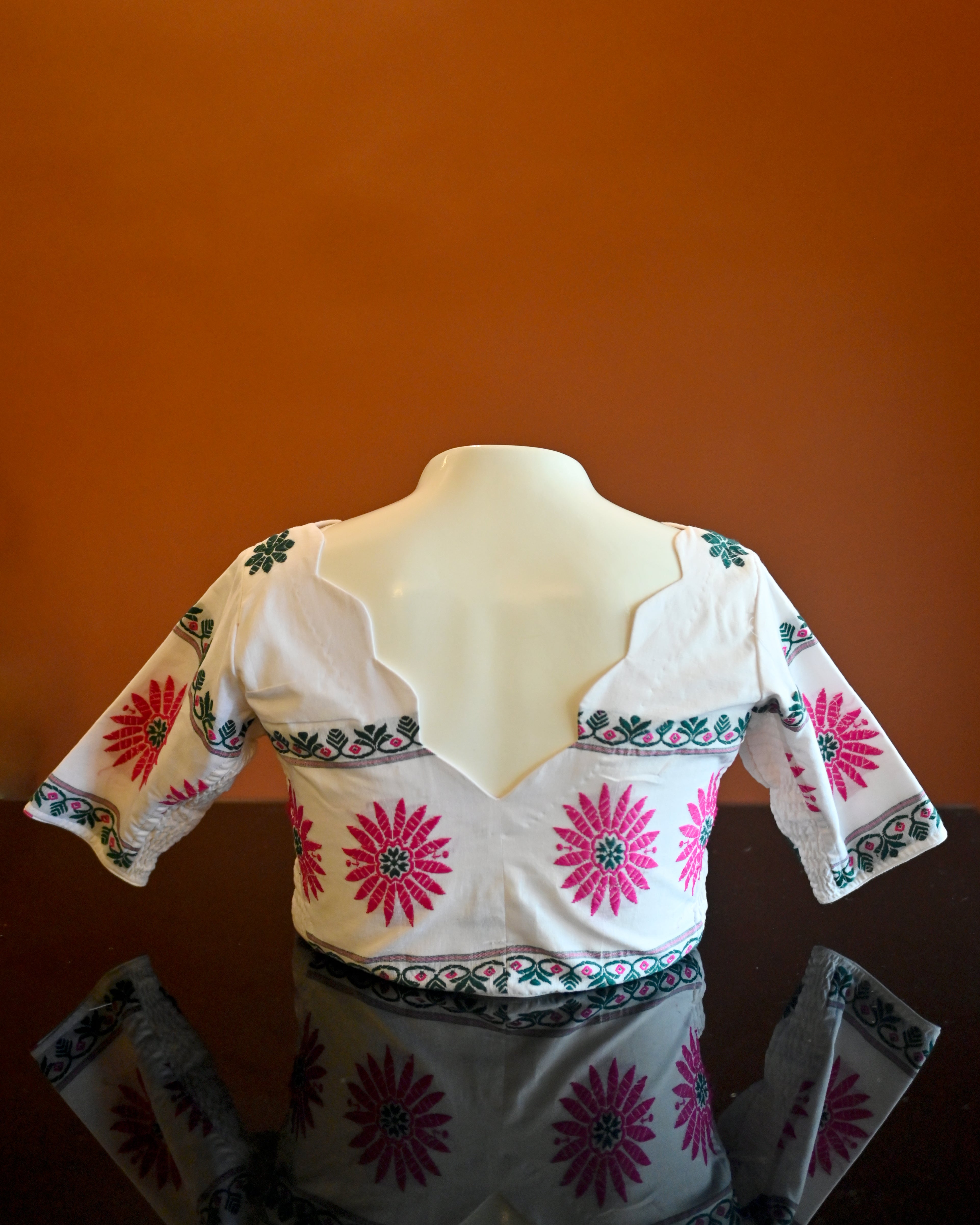 V NECK STRETCHLINE BLOUSE IN BUTA DESIGN